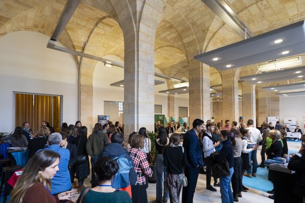 EXPOSITION - Photo 1